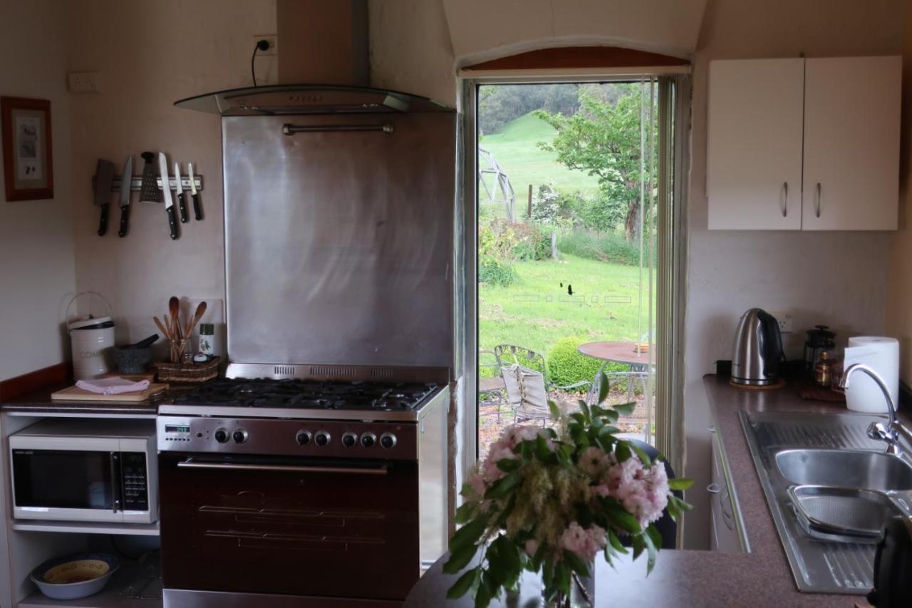 Cherry Top Farmstay - Boutique Eco Village Lilydale ภายนอก รูปภาพ